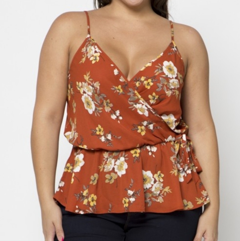 NWT Juniors Plus Size Floral Wrap Cami